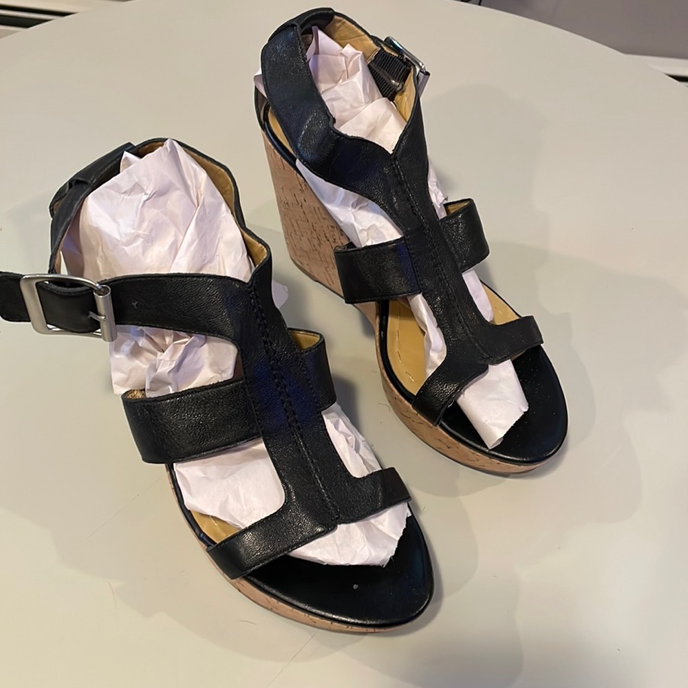 Nine West black strappy sandals